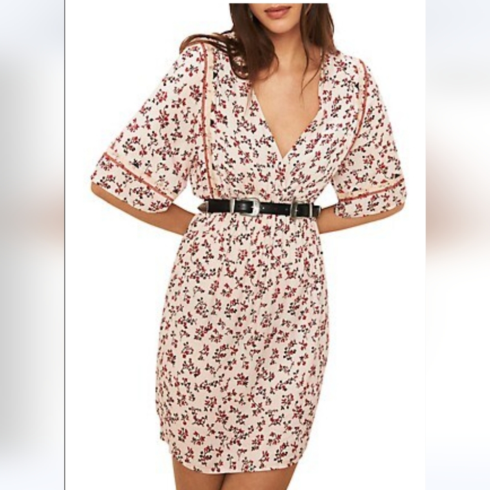 Floral V-Neck Short Dress in Cream and Red